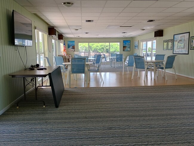 Building Photo - 5520 N Ocean Blvd