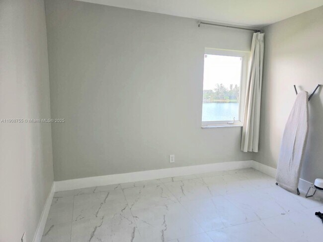 Building Photo - 1810 NW 119th St