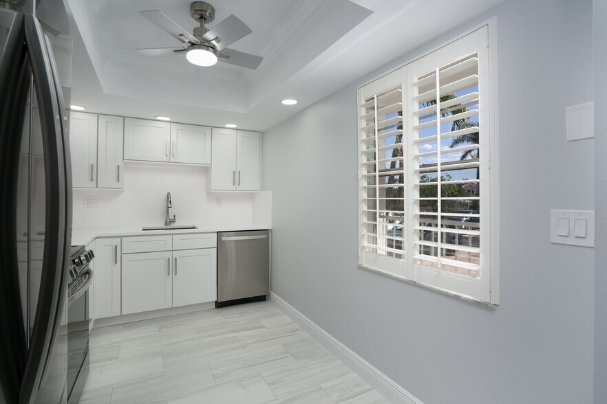 Building Photo - 1120 Little Neck Ct