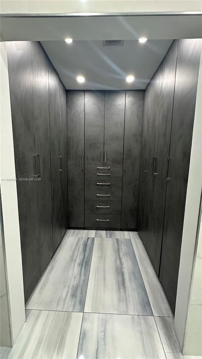 Building Photo - 13411 SW 17th Ct