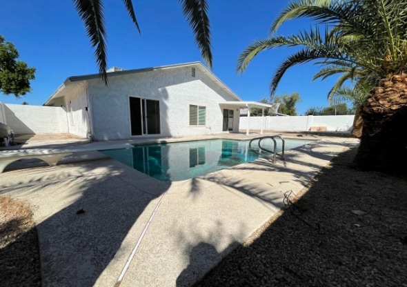 Building Photo - 639 W Grove Cir