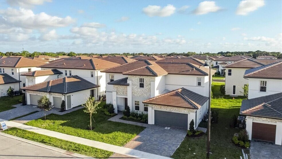 Building Photo - 12328 Green Oak Dr