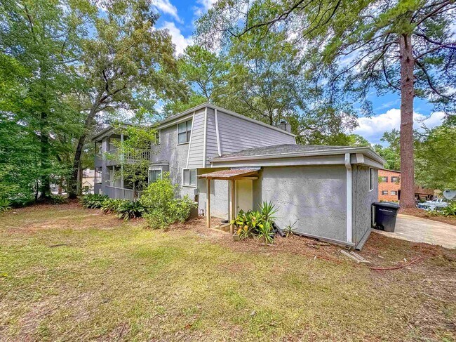 Building Photo - 3735 Donovan Dr