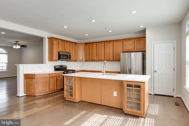 Building Photo - 7599 Taunton Ct