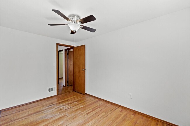 Building Photo - AVAILABLE JULY 1ST! UPDATED 3-bedroom!!