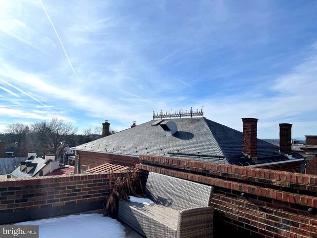 Building Photo - 28 Main St