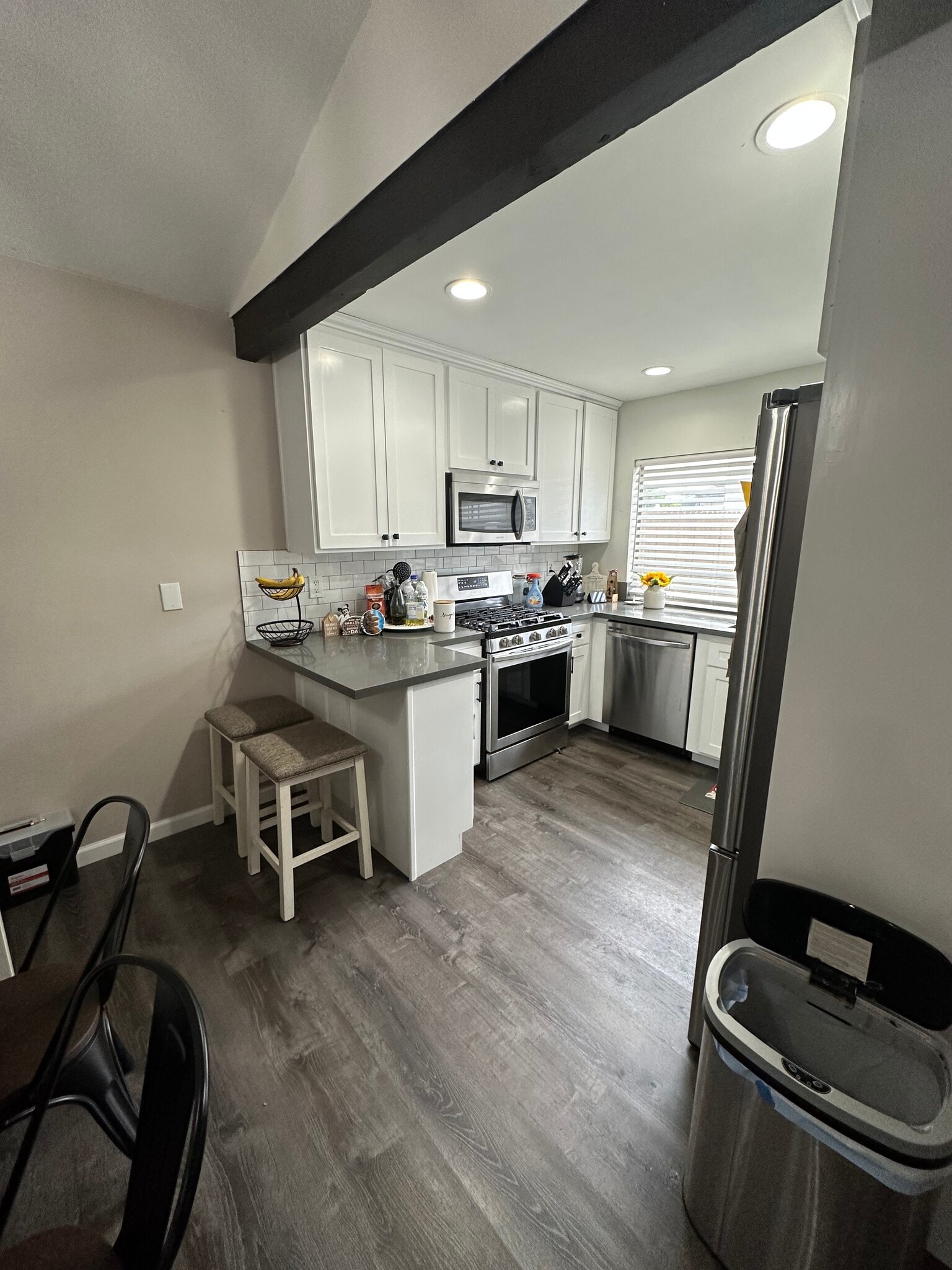 Kitchen - 722 W Vineyard Ave