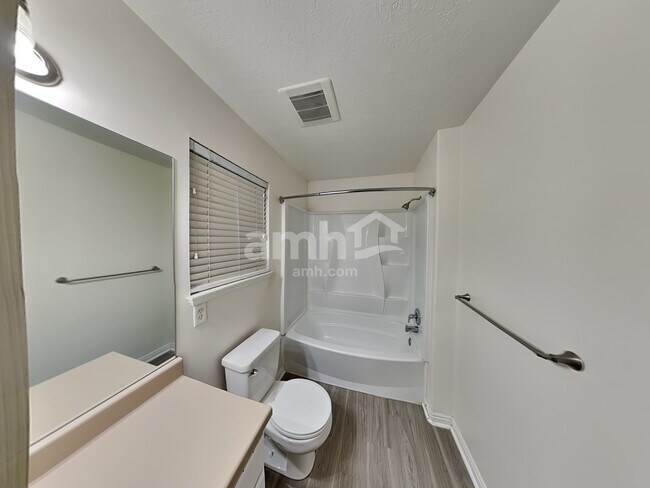 Building Photo - 957 W 1200 S