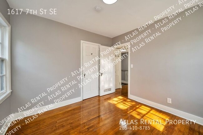 Building Photo - 1617 7th St SE