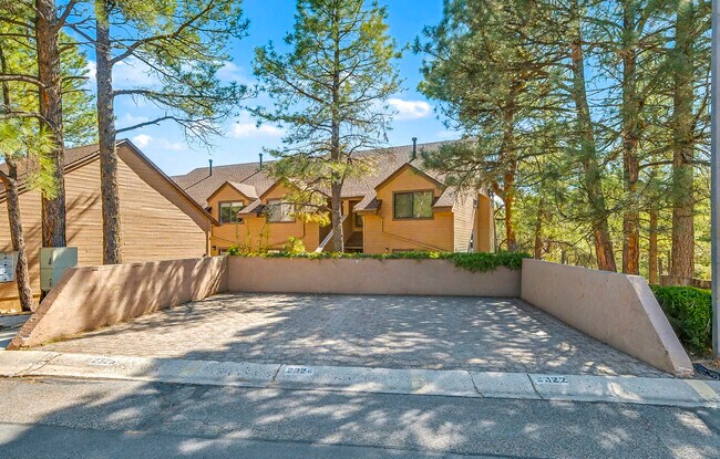 Building Photo - 2324 N Whispering Pines Way