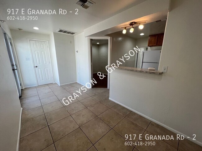 Building Photo - 917 E Granada Rd
