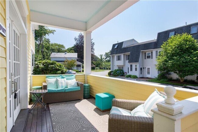 Building Photo - 364 Bellevue Ave