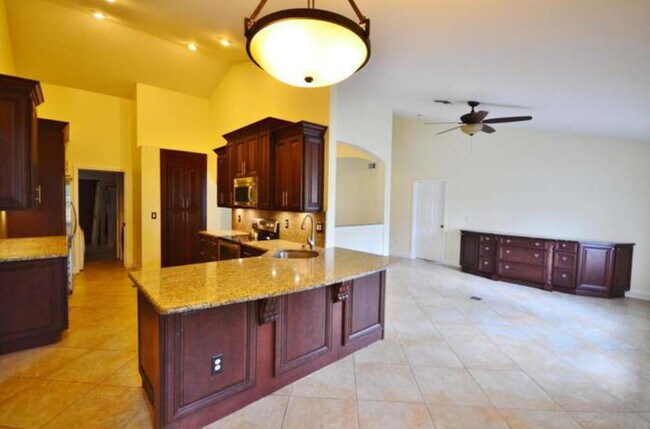 Family room - 17569 89th Pl N