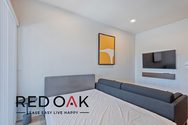 Building Photo - 7810 1/4 Topanga Canyon Blvd-204B