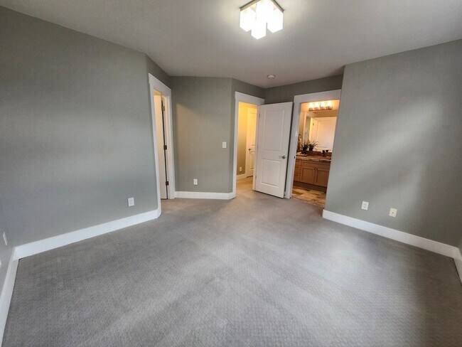 Building Photo - Beautiful Riverfront Retreat, 2 River-Faci...