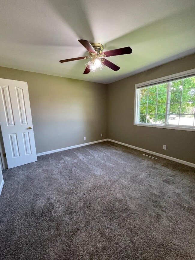 Building Photo - 1570 Camille Ct