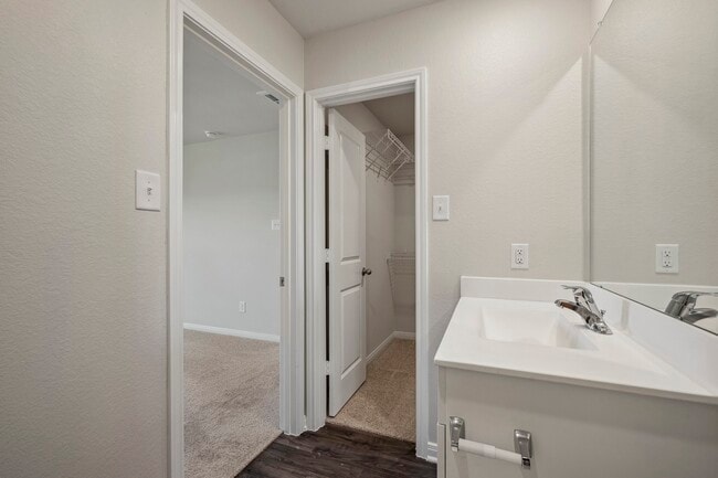 Building Photo - 10402 Red Cardinal Dr