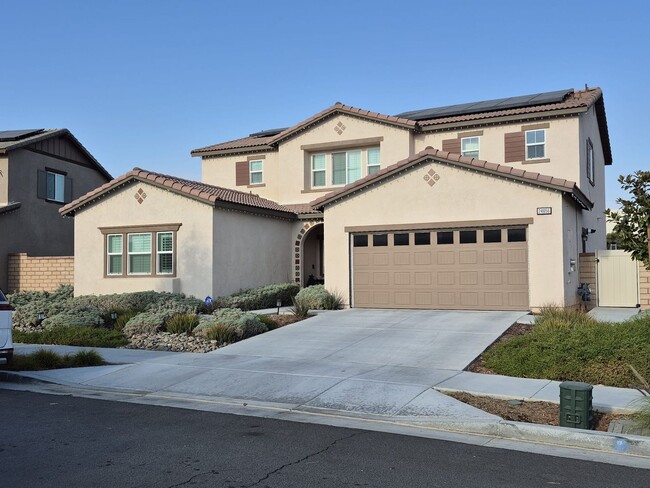 Building Photo - Beautiful Multigenerational Home!!!!