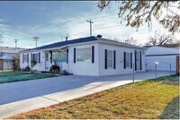 Building Photo - 5220 S Charlotte Ave