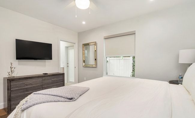 Building Photo - 332 Valley Forge Rd