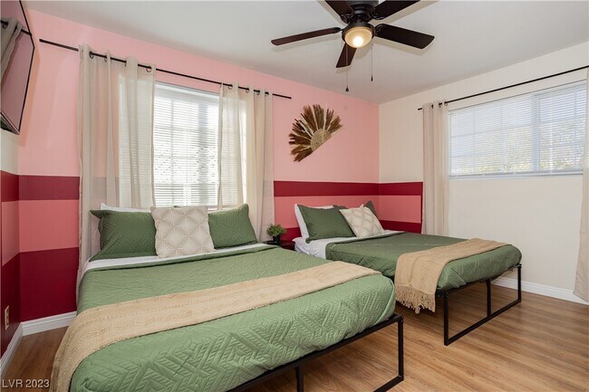 Primary Photo - 2205 Santa Paula Dr