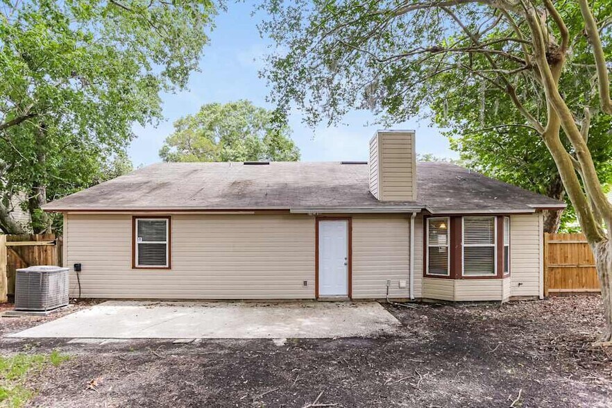 Building Photo - 8765 Hammond Forest Dr