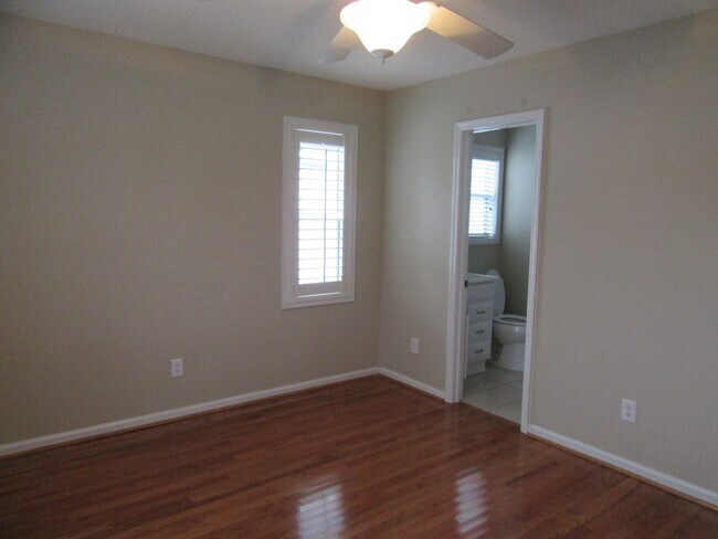 Building Photo - 937 Tiffany Ln