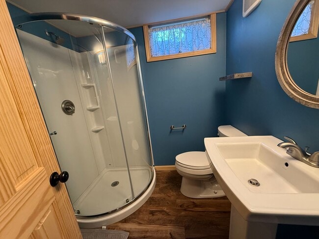 Building Photo - 3 Bed 2 Bath Home