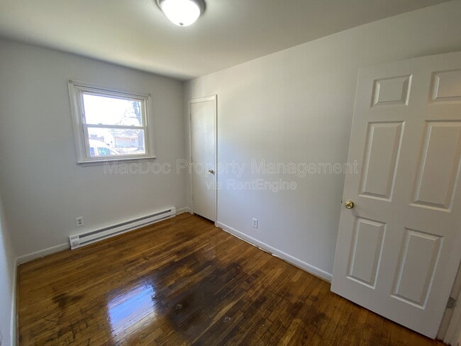 Building Photo - 209 Hamilton St