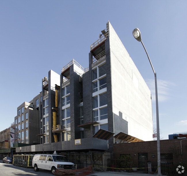 Building Photo - 105 Grand Ave