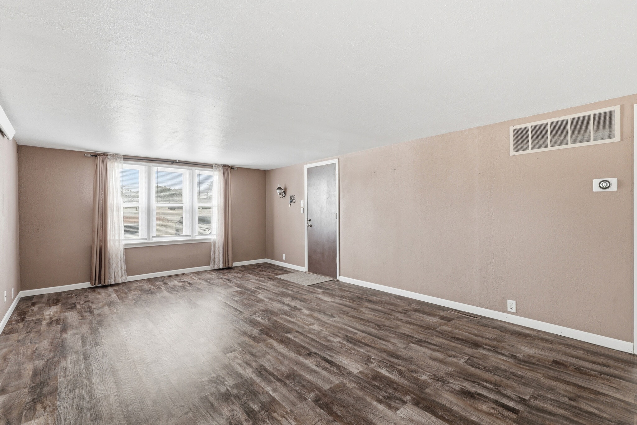 Building Photo - 727 Fairview St