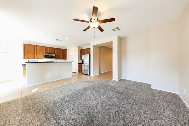 Building Photo - 15629 W MacKenzie Dr