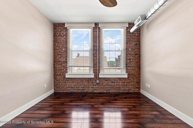 Building Photo - 831-831 Adams Ave