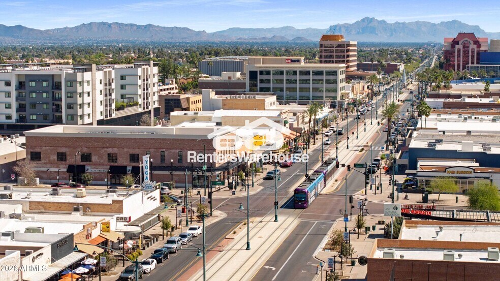 Building Photo - 1505 N Center St