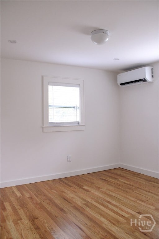 Building Photo - 732 E 38th St