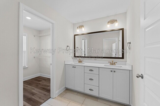 Building Photo - 331 Sumac Trail