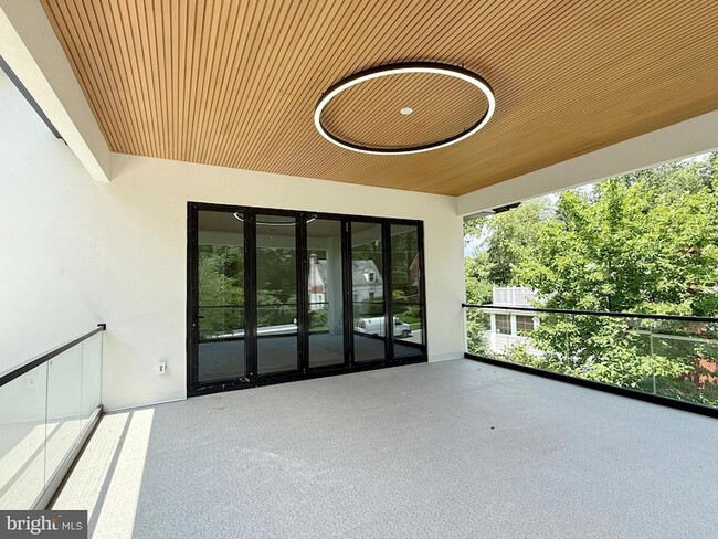 Building Photo - 8908 Mohawk Ln