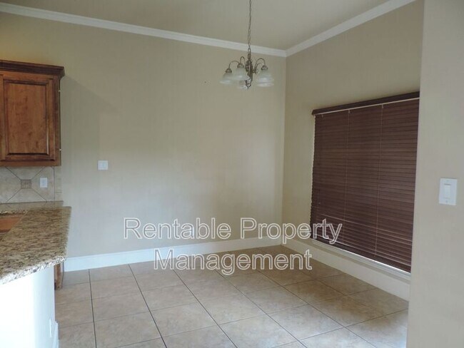 Building Photo - 1835 Leann Ln