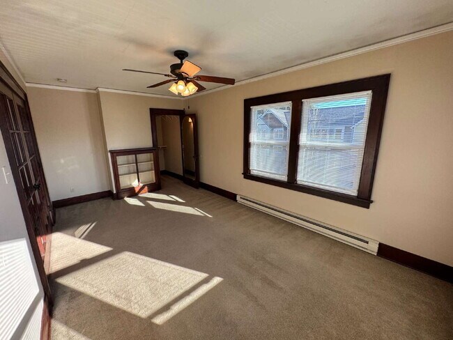 Building Photo - 1 Bedroom SW Portland / Easy Access to OHSU and Downtown