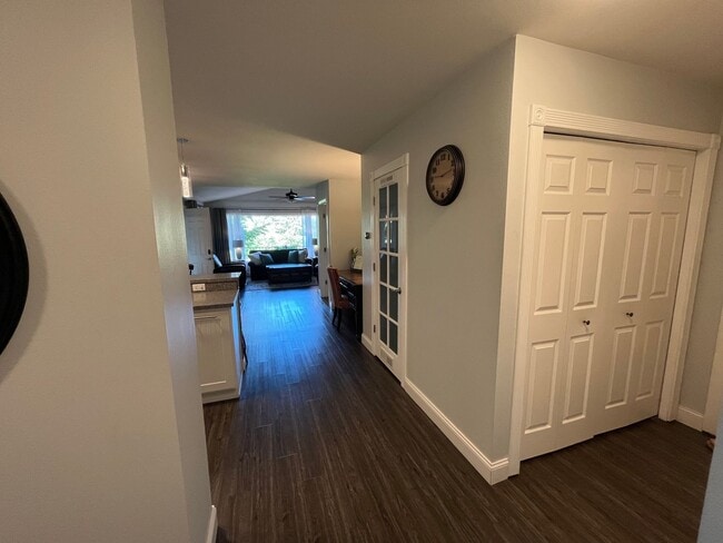 Building Photo - 2 Bed 2 Bath Unfurnished Golf Course Townhouse
