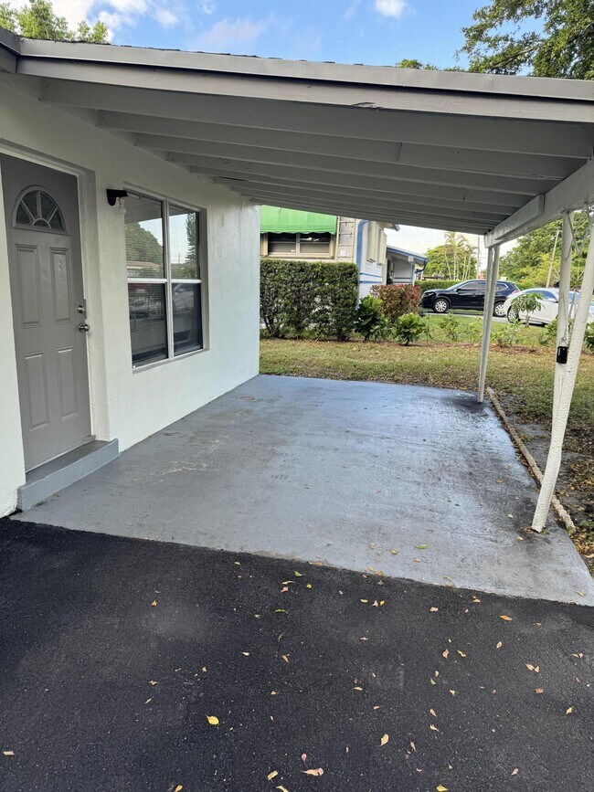 Building Photo - 2770 NW 25th St