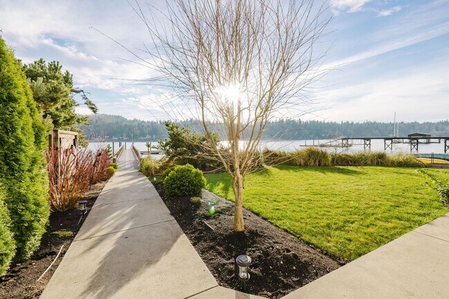 Building Photo - Impeccable Low Bank Bainbridge Waterfront Home with Private Dock