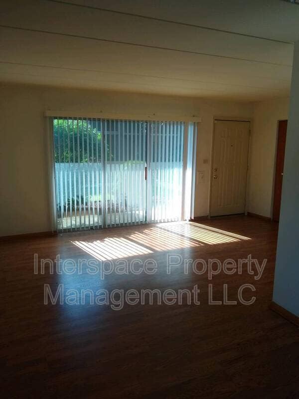 Building Photo - 9957 Cicero - 108