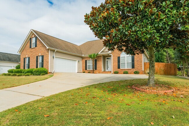 Building Photo - 256 Southbank Dr