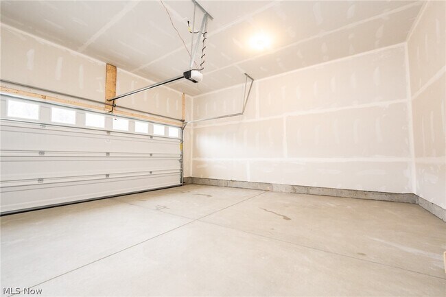 Building Photo - 98 Brewster Dr