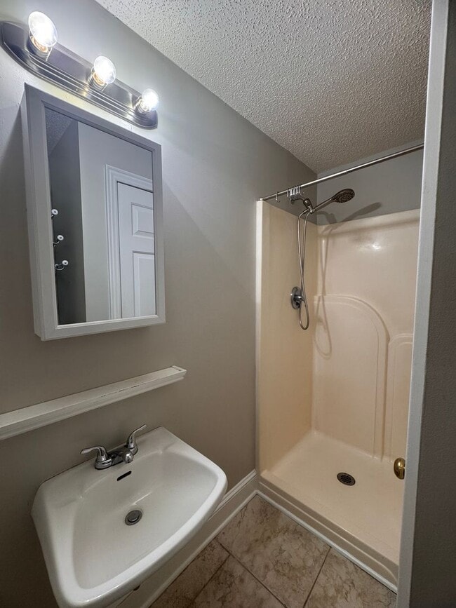 Building Photo - 3BR 2BA Home in Fisher Park