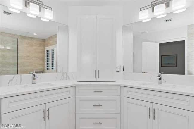 Building Photo - 7048 Pelican Bay Blvd
