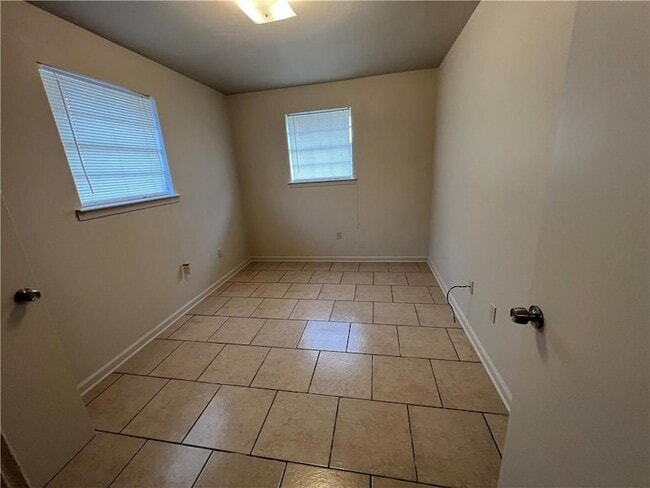 Building Photo - 2222 Bartolo St