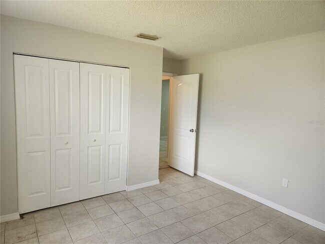 Building Photo - 9831 Grace Dr