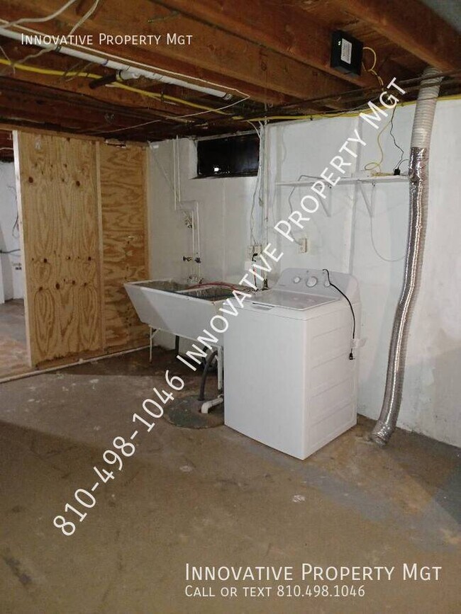 Building Photo - 5476 Westchester Dr